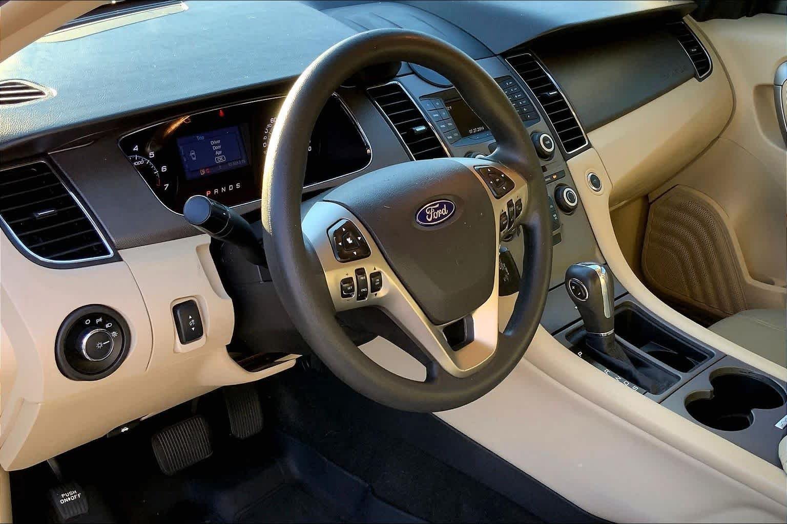 Used 2017 Oxford White Ford SE image 16