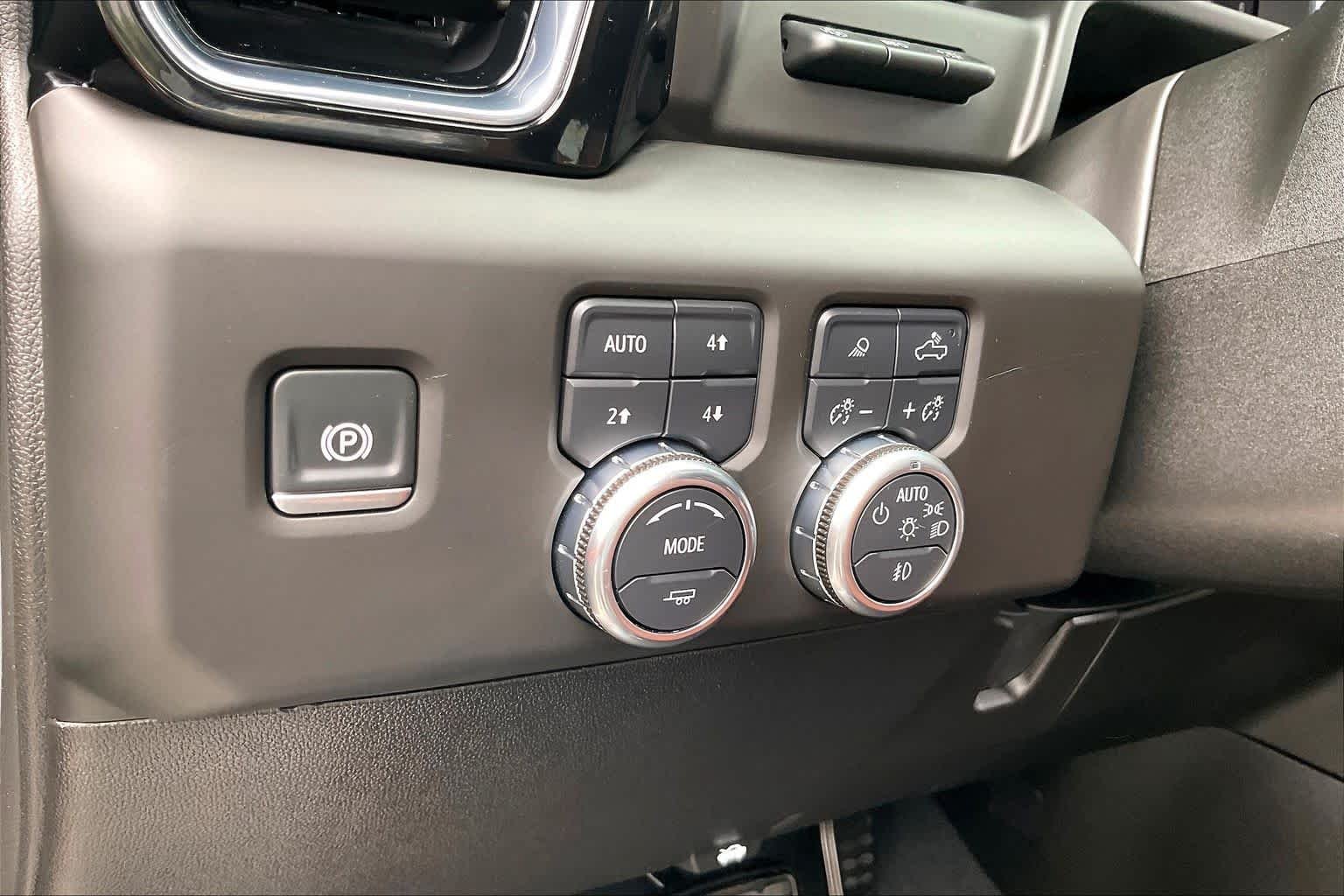 Used 2025 Sterling Metallic GMC Denali Ultimate image 15