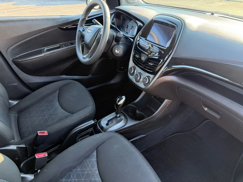 Used 2021 Gray Chevrolet 1LT image 4