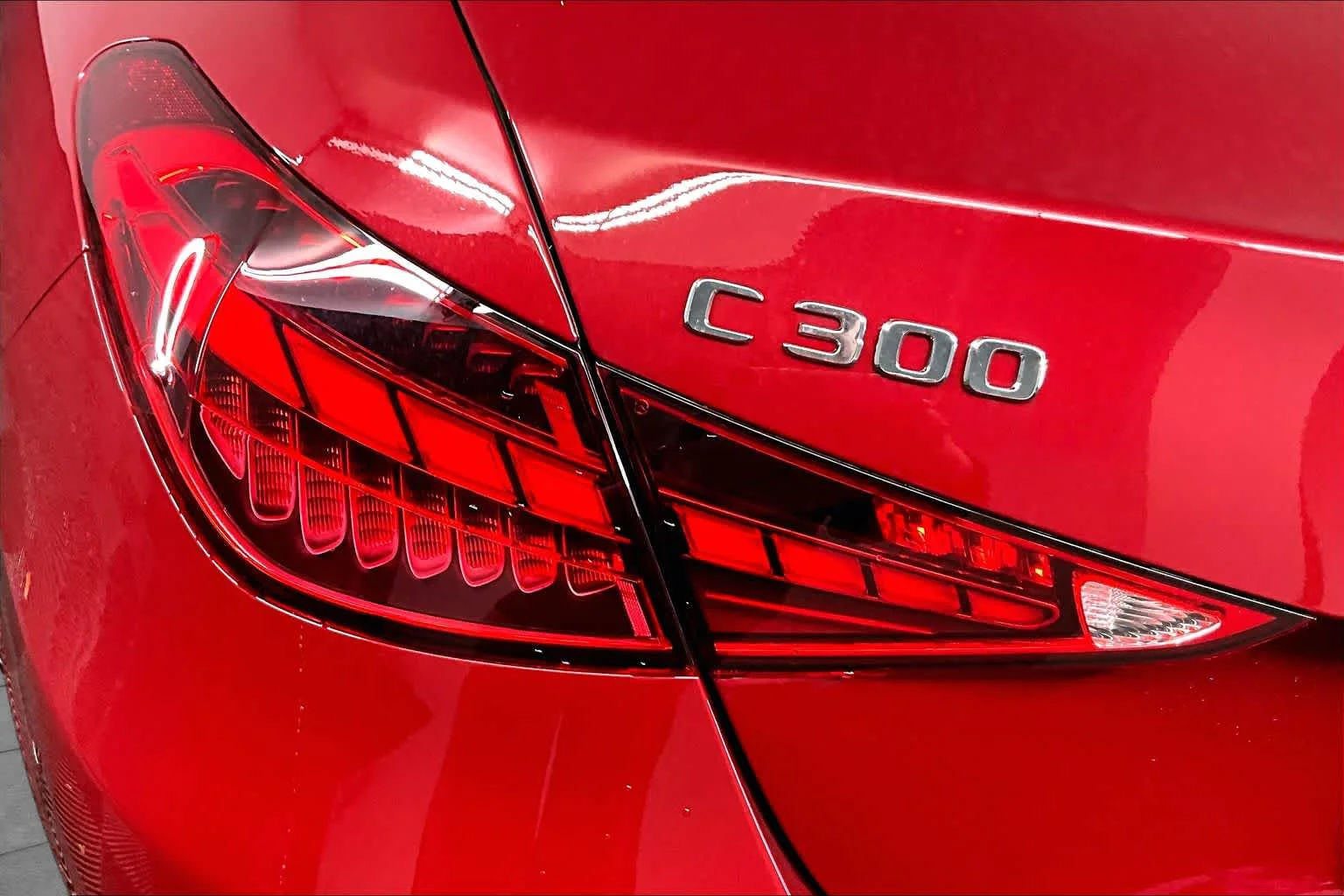 New 2026 MANUFAKTUR Patagonia Red Metallic Mercedes-Benz C 300 image 6