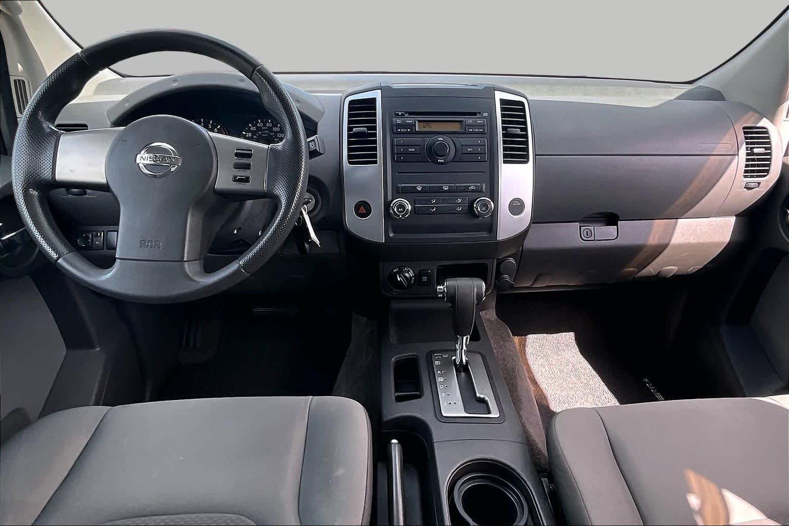 Used 2011 Silver Lightning Nissan S image 13