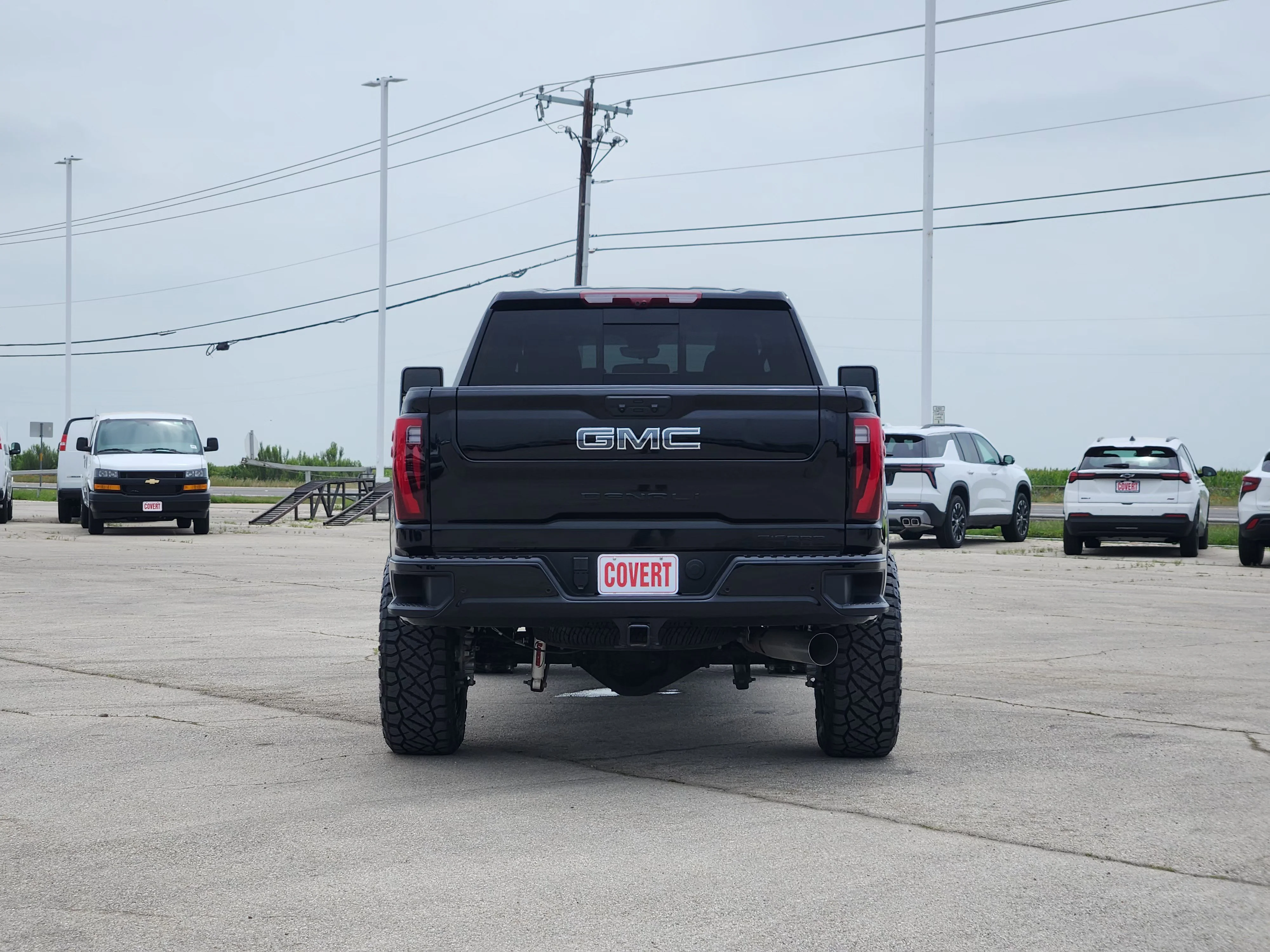 Used 2026 Onyx Black GMC Denali Ultimate image 6