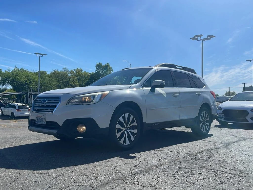 Used 2015 Crystal White Pearl Subaru 2.5i Limited image 35