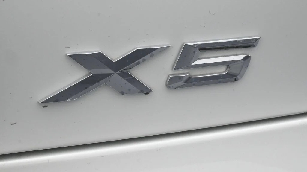 Used 2023 Mineral White Metallic BMW xDrive45e image 21