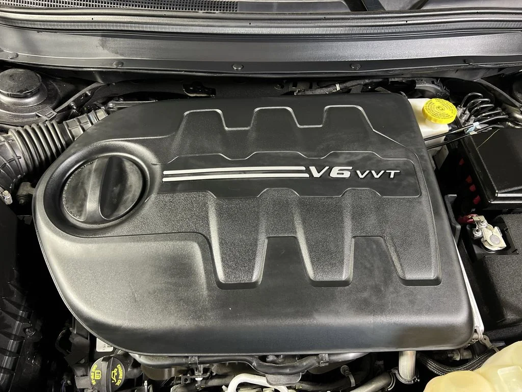 Used 2021 Gray Jeep Latitude Lux image 18