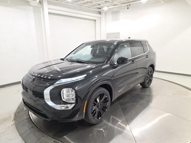 2026 Mitsubishi Outlander LE S-AWC's photo