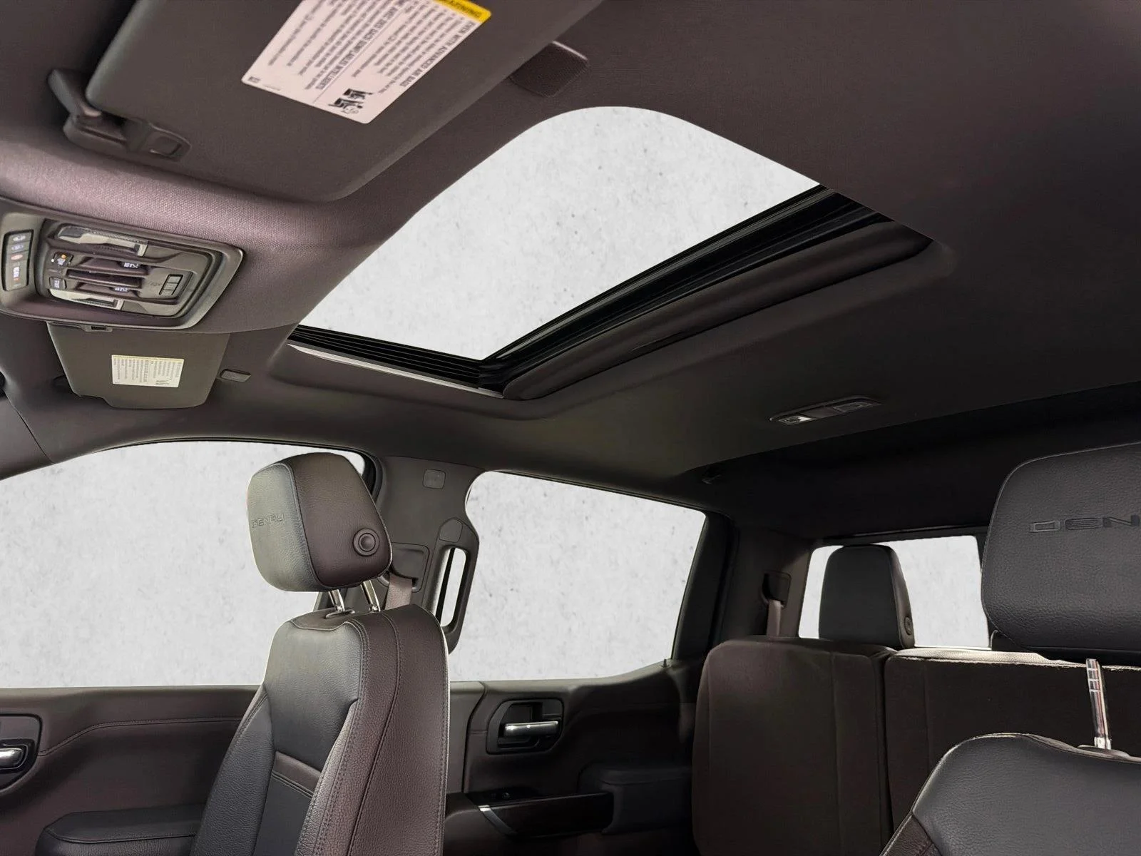 Used 2019 White GMC Denali image 2