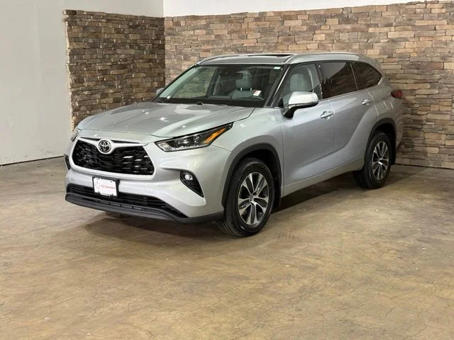 Used 2021 Celestial Silver Metallic Toyota XLE image 5