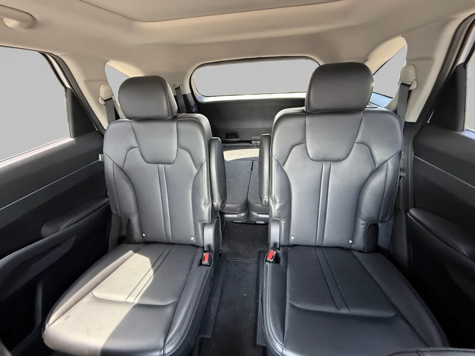 Used 2024 Glacial White Pearl Kia EX image 22
