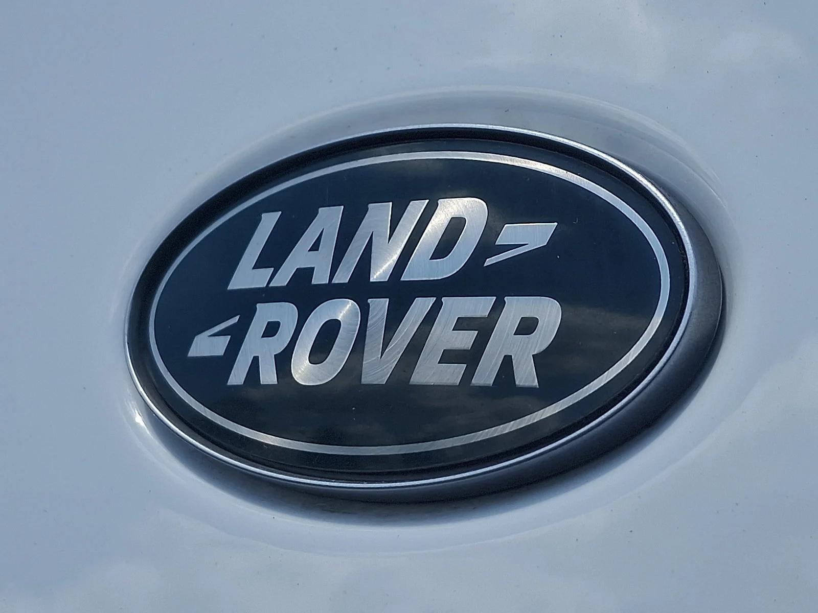 Used 2025 Fuji White   1Aa Land Rover Dynamic SE image 40