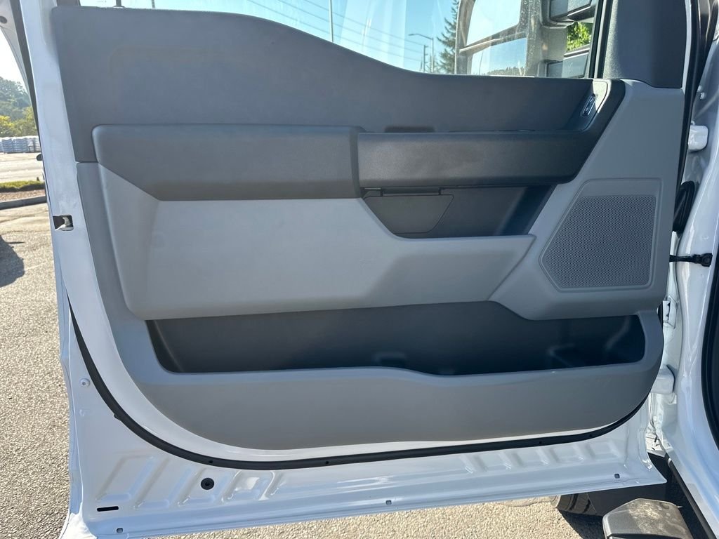 New 2025 Oxford White Ford XL image 10