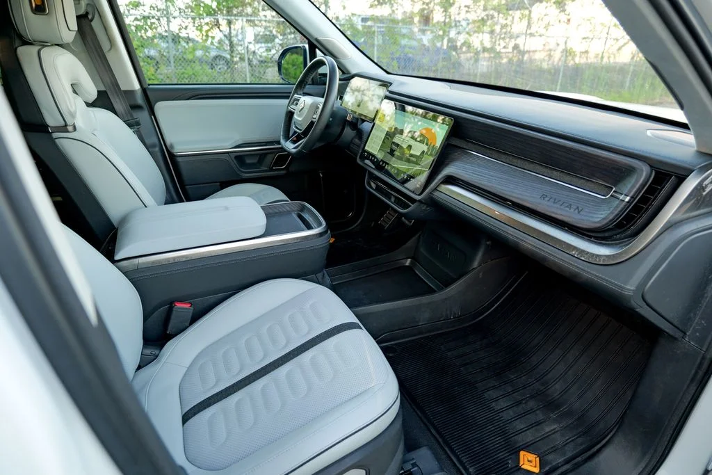 Used 2024 Glacier White Rivian Adventure image 36