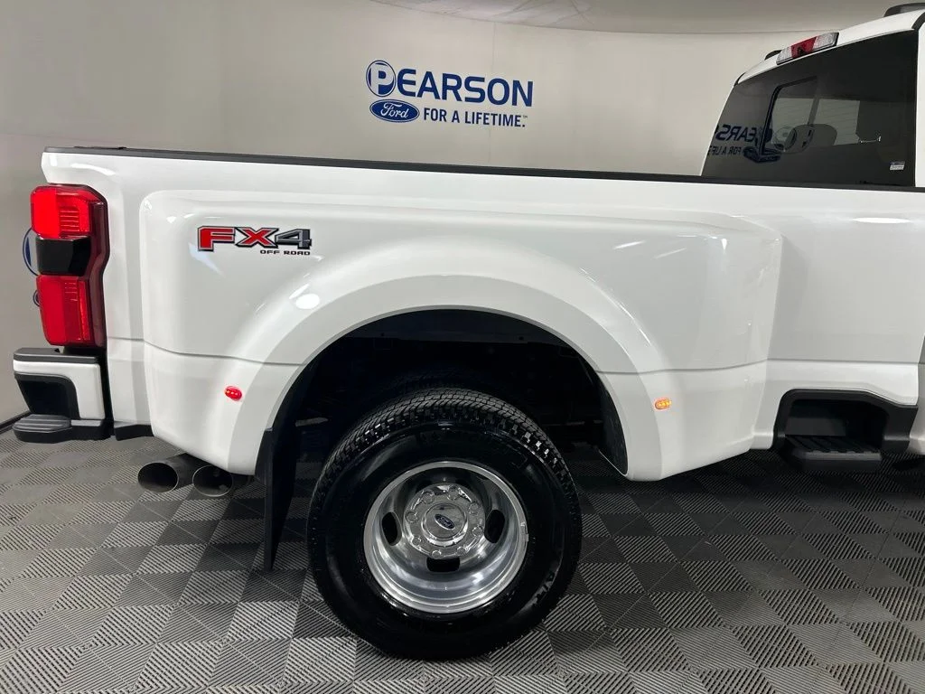 Used 2025 White Ford Platinum image 9