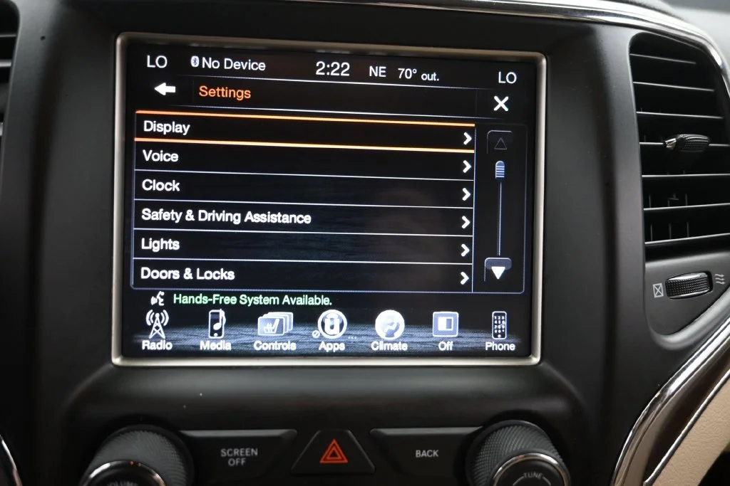 Used 2015 White Jeep Limited image 20