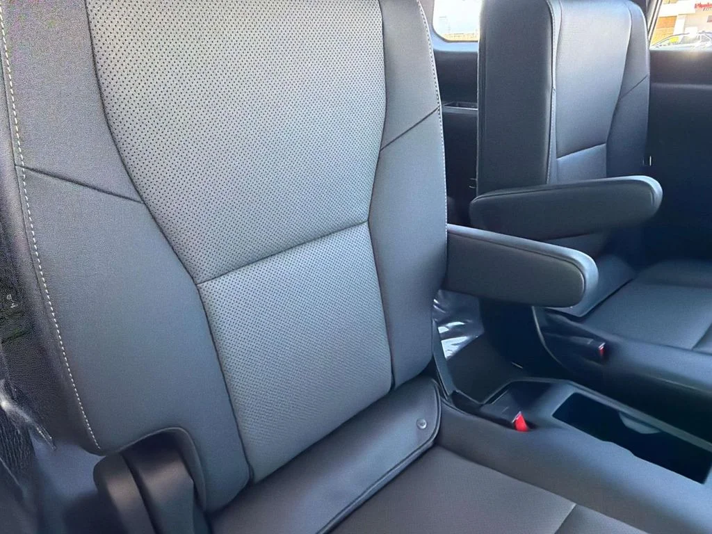 Used 2024 Incognito Lexus Premium+ image 38
