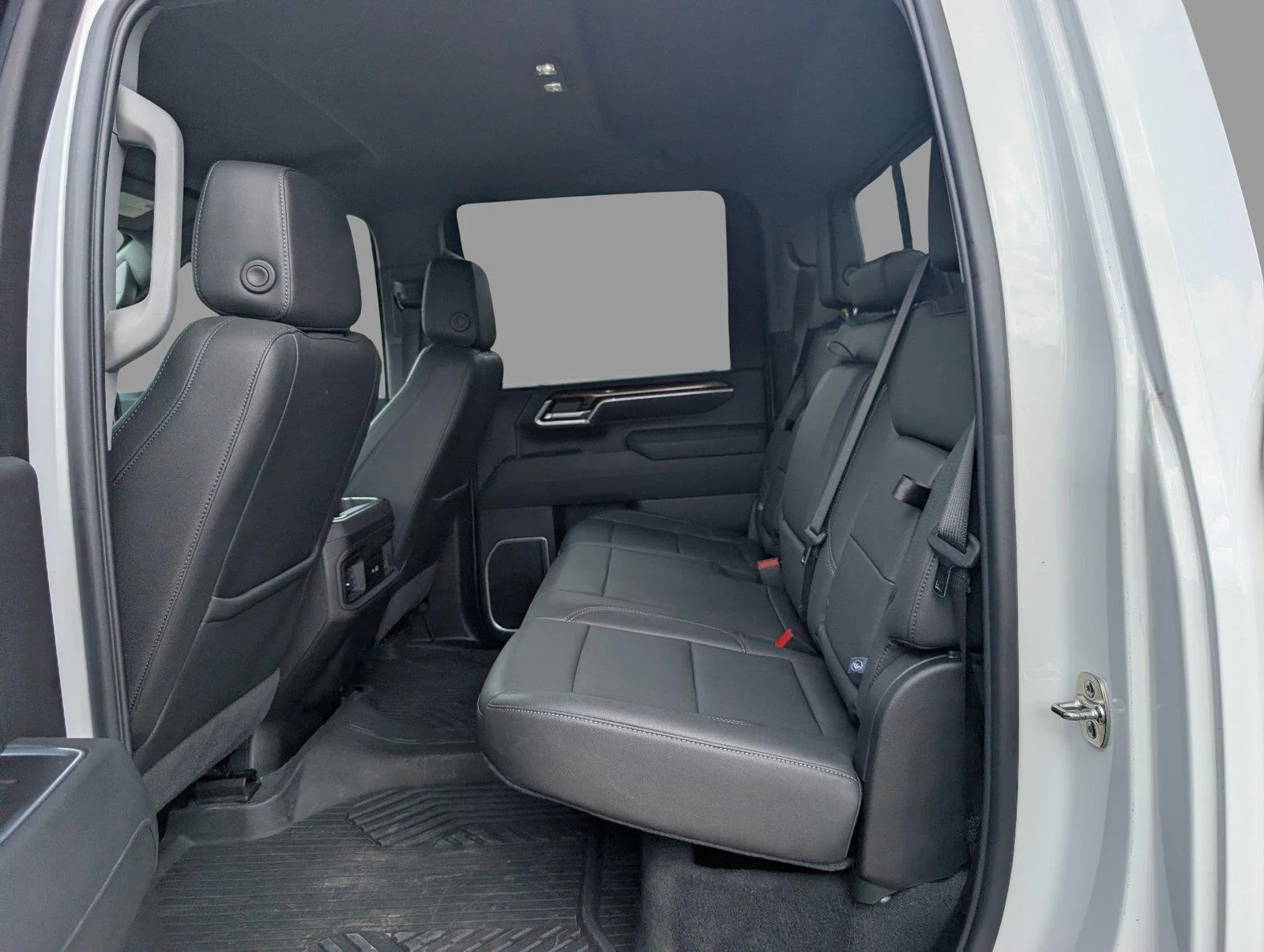 Used 2026 Summit White Chevrolet LT image 31