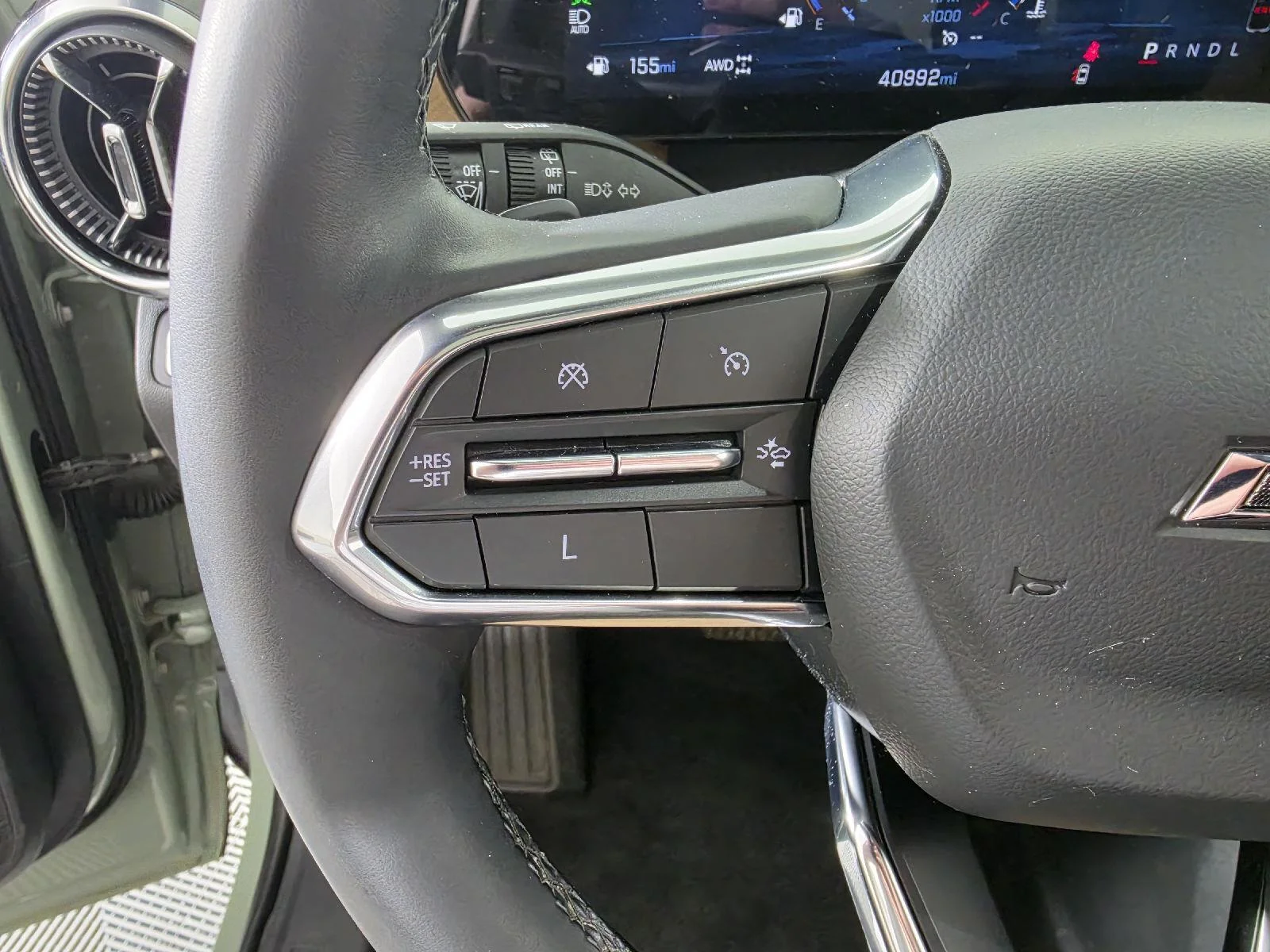 Used 2025 Cacti Green Chevrolet AWD ACTIV image 15