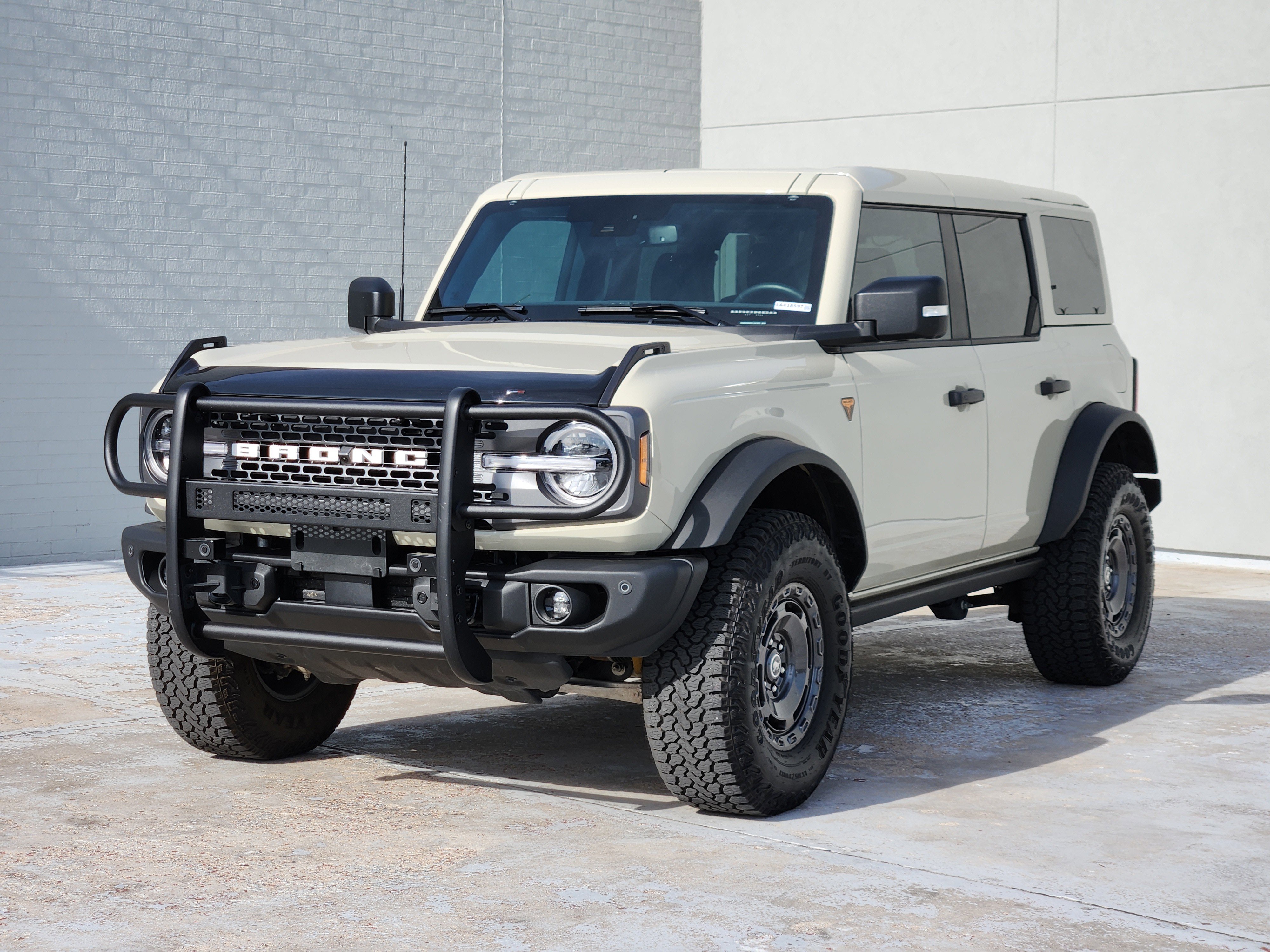 Used 2025 Desert Sand Ford Badlands image 4