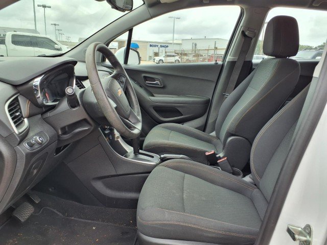 Used 2020 SUMMIT WHITE Chevrolet LS image 12