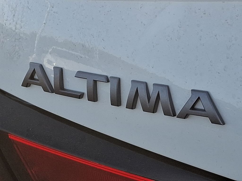 2025 Nissan Altima S - Photo 10