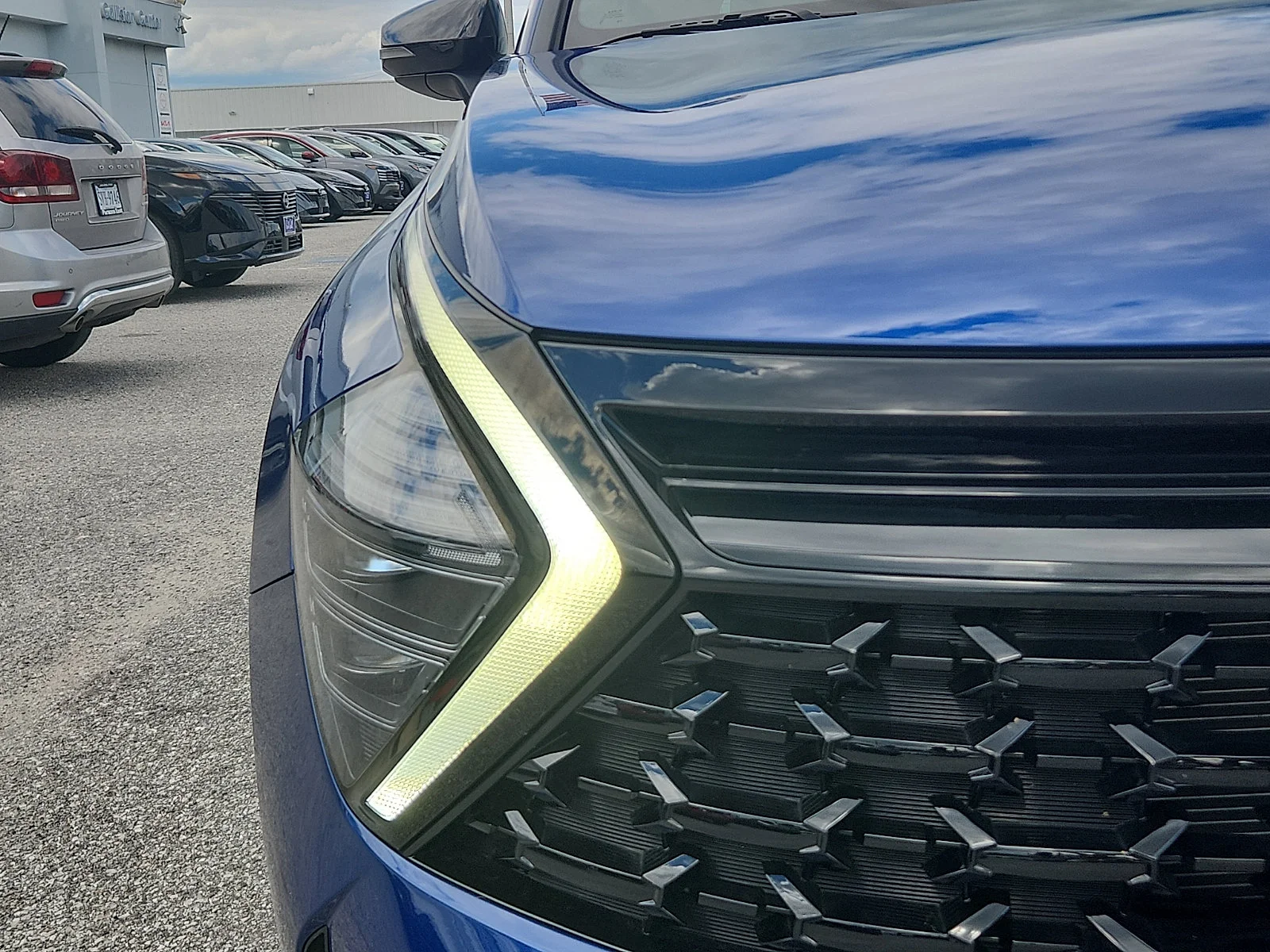 Used 2025 Blue Kia X-Line image 9
