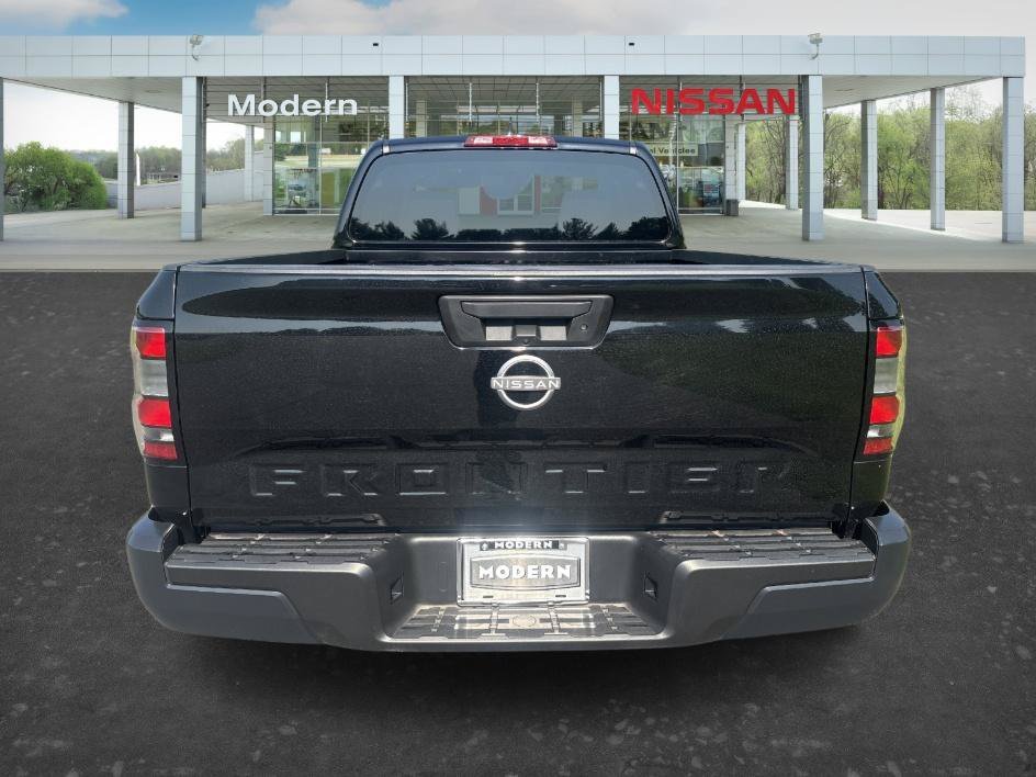 Used 2022 Super Black Nissan S image 4