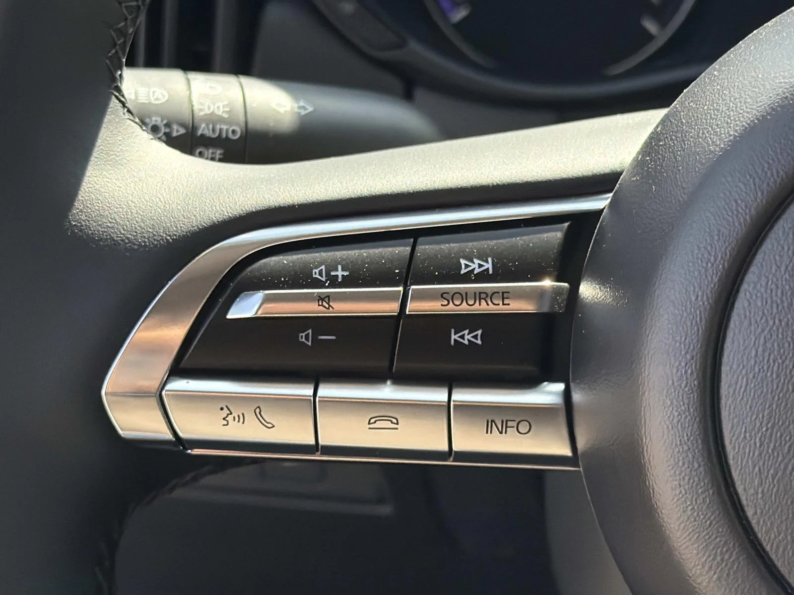 2025 Mazda CX-50 Premium - Photo 9