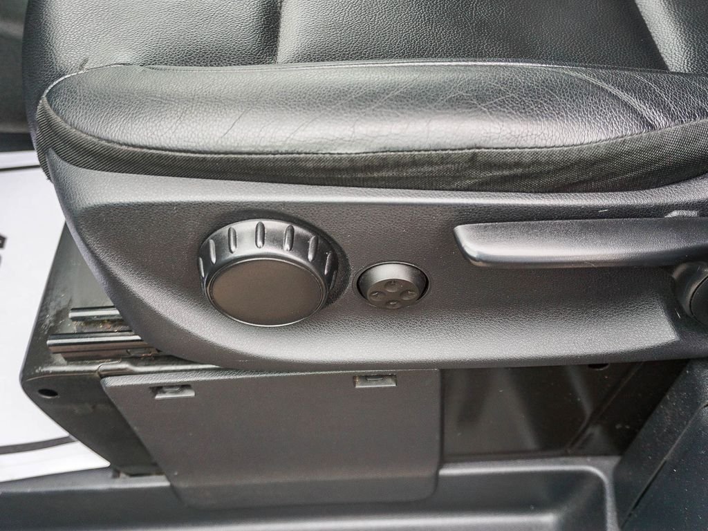 Used 2020 Black Mercedes-Benz Passenger image 19