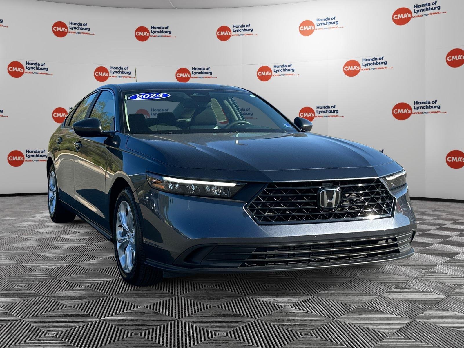 Used 2024 Platinum White Pearl Honda LX image 7