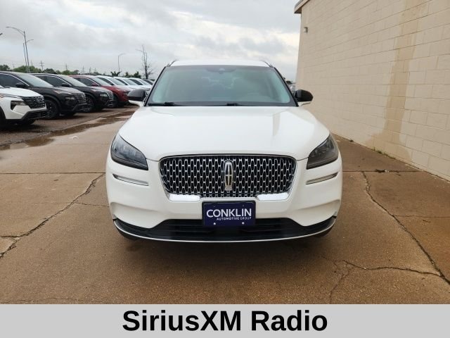 Used 2022 White Lincoln Standard image 3