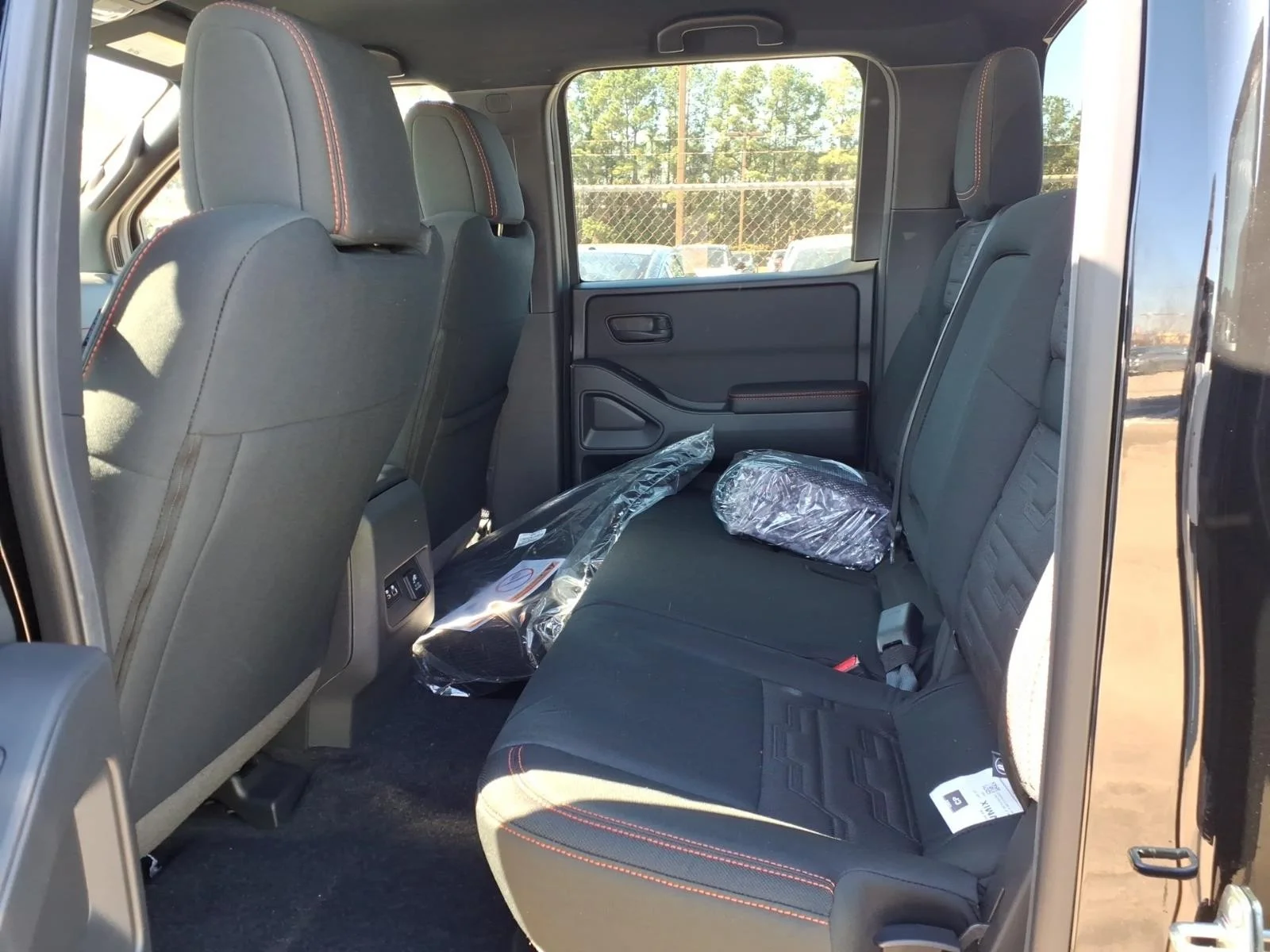 2026 Nissan Frontier Crew Cab PRO-4X® - 9