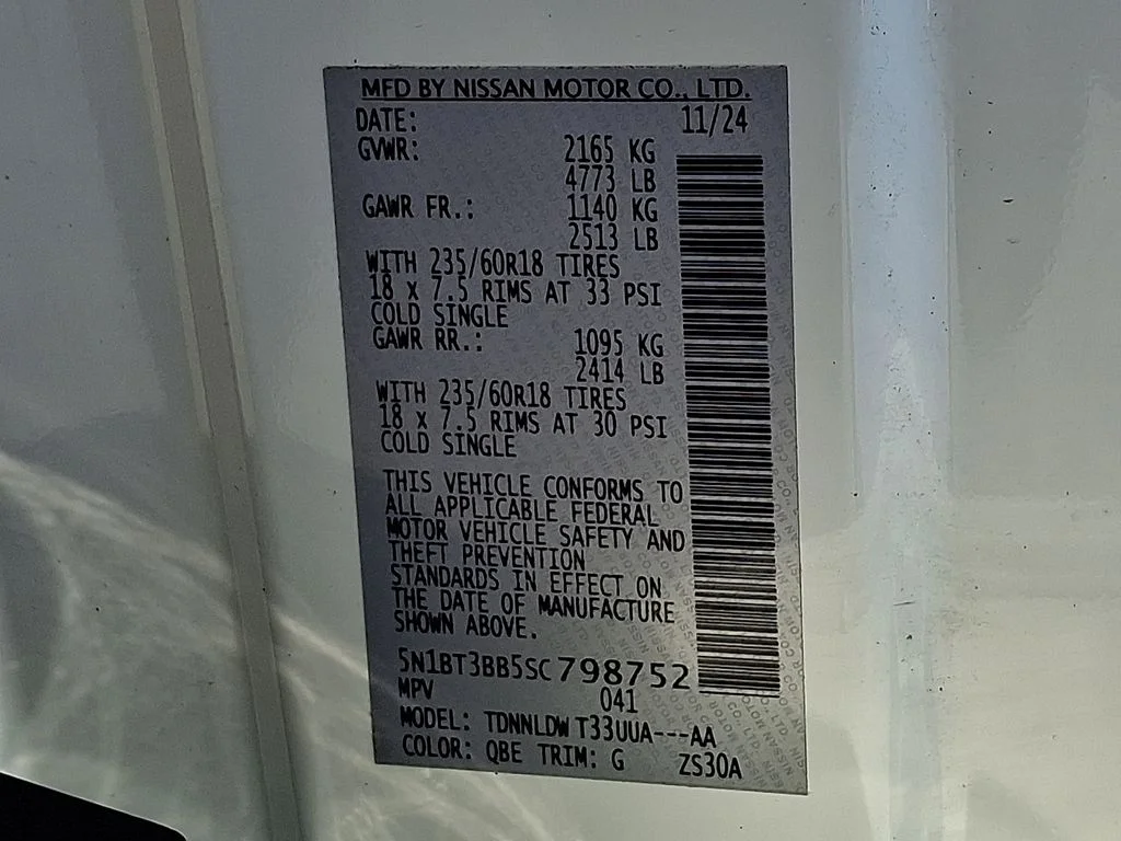 Used 2025 White Nissan SV image 25