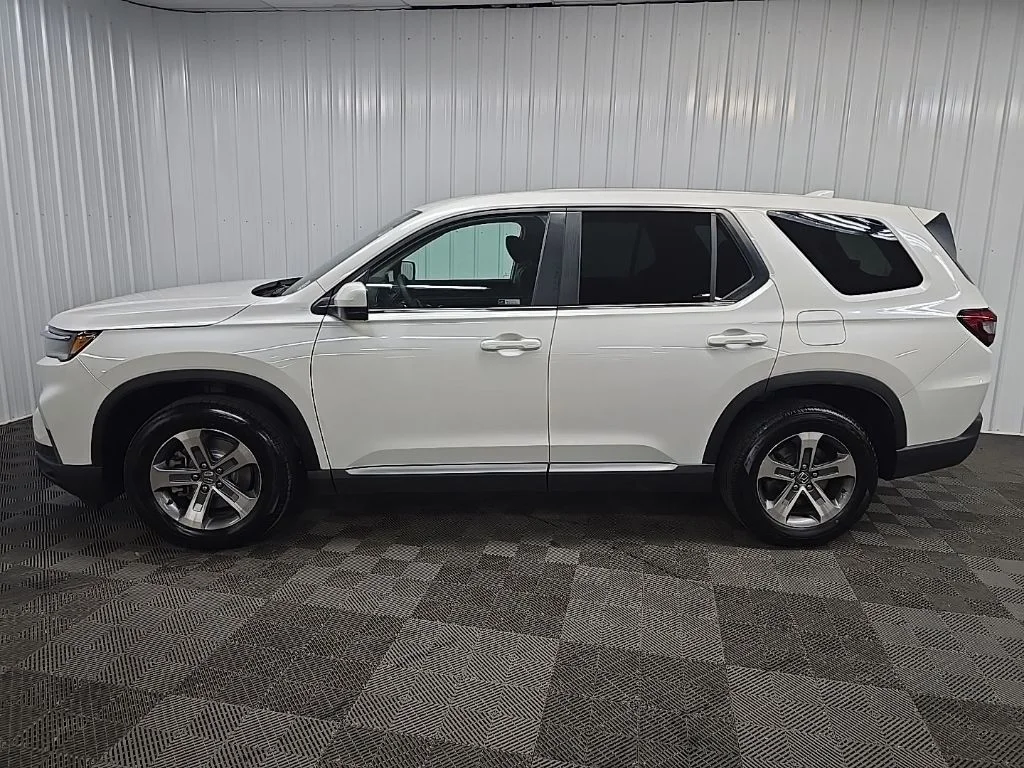 Used 2023  Honda EX-L image 5