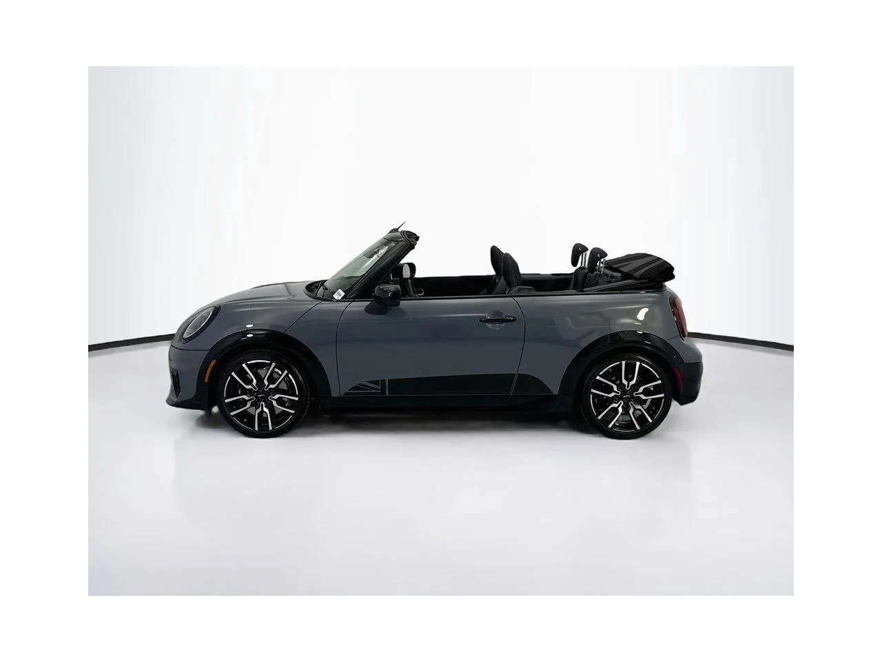 New 2026 Copper Grey Metallic MINI ICONIC image 8