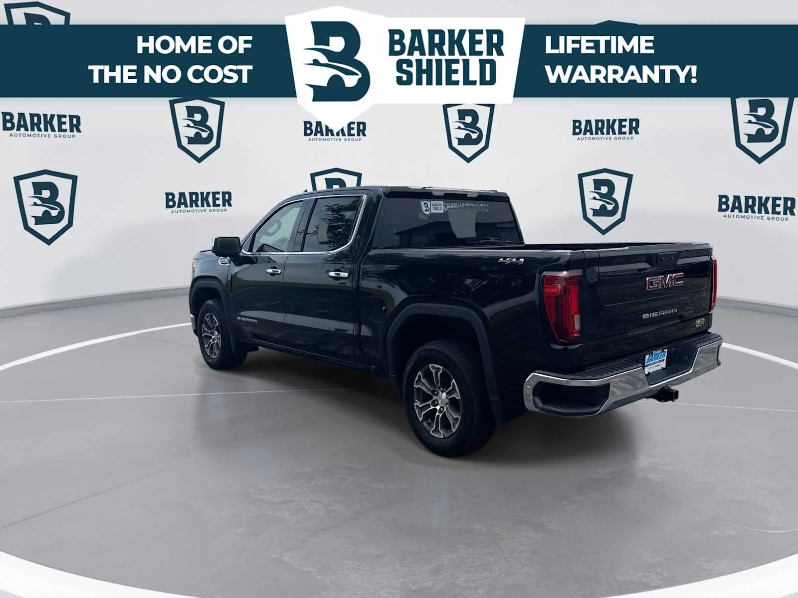 Used 2025 Onyx Black GMC SLT image 7
