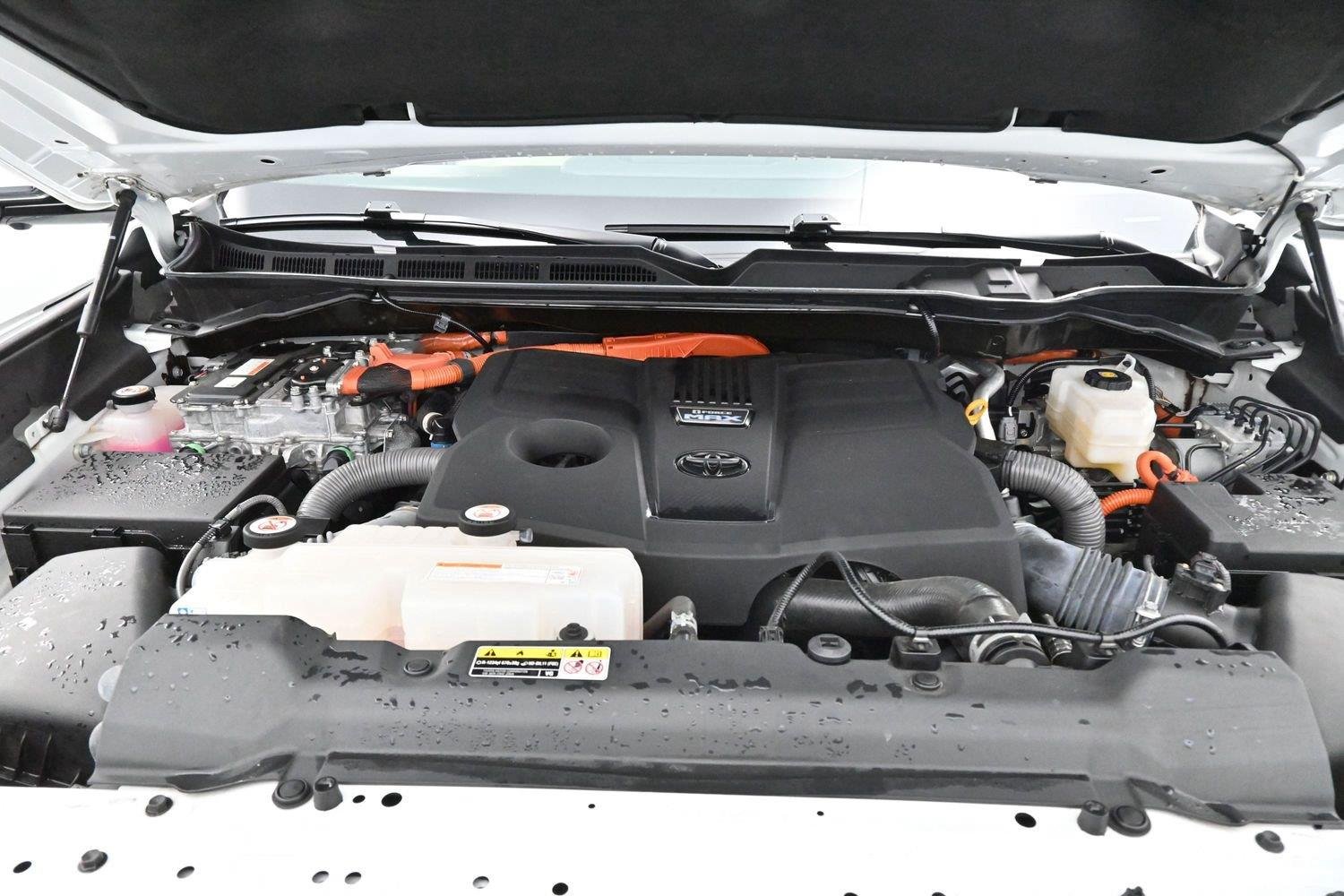 Used 2023 White Toyota Capstone Hybrid image 38