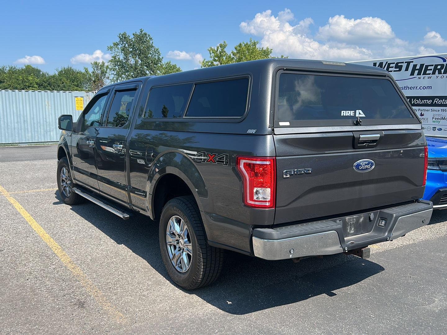 Used 2015 Magnetic Metallic Ford XLT image 2