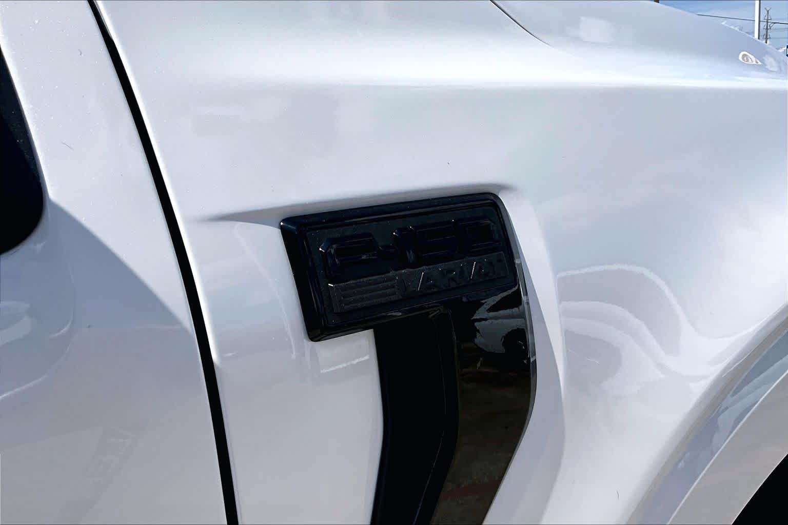 Used 2023 Star White Metallic Tri-Coat Ford LARIAT image 10