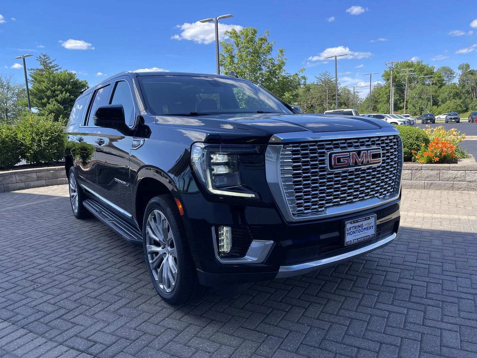 Used 2022 Onyx Black GMC Denali image 7