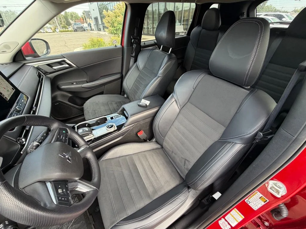 2025 Mitsubishi Outlander SE - Photo 7