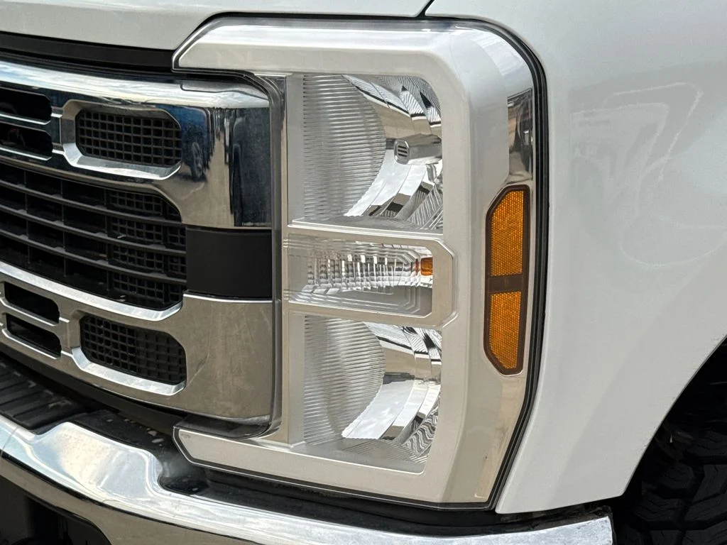 Used 2025 White Ford XLT image 4