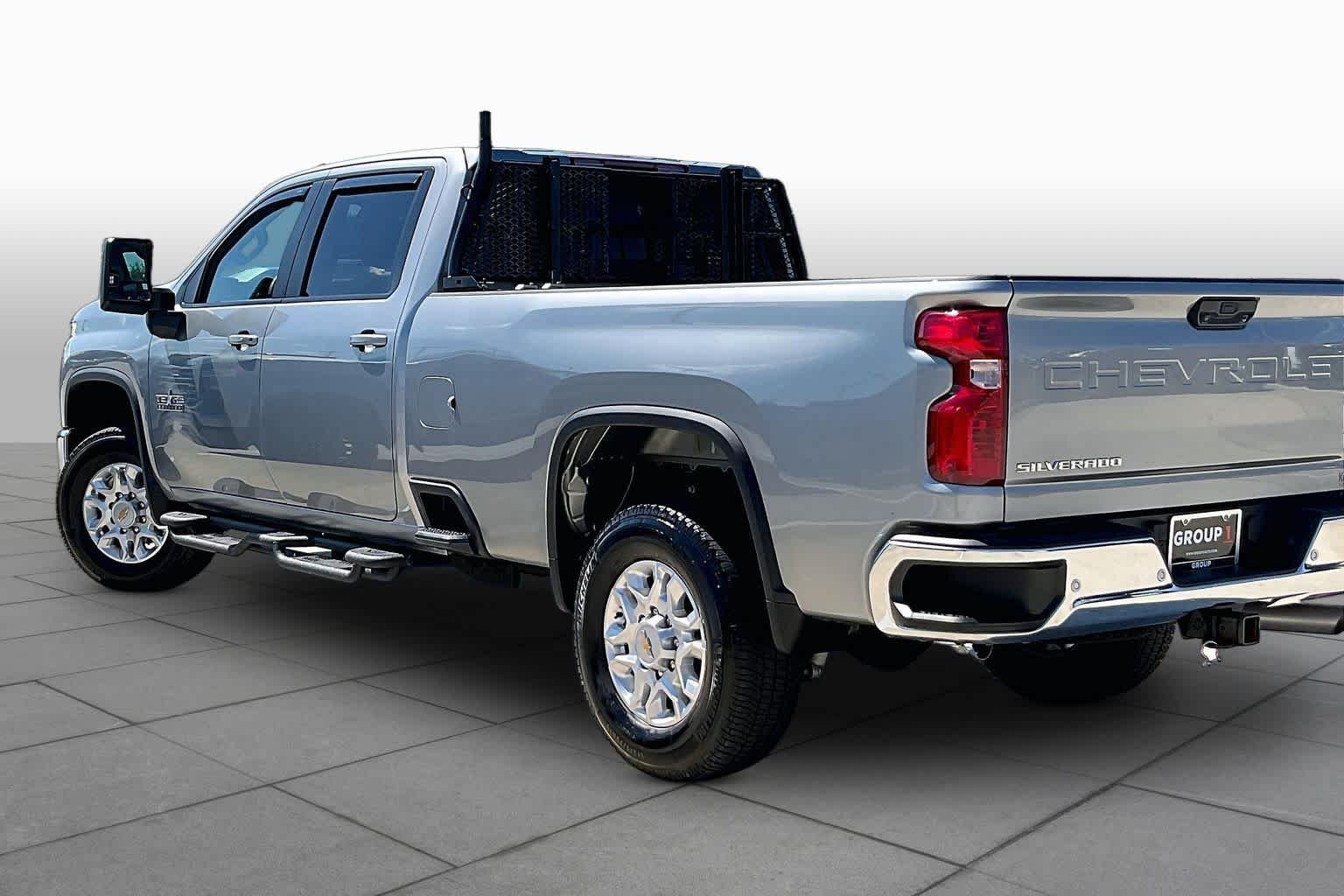Used 2025 Sterling Gray Metallic Chevrolet LT image 12