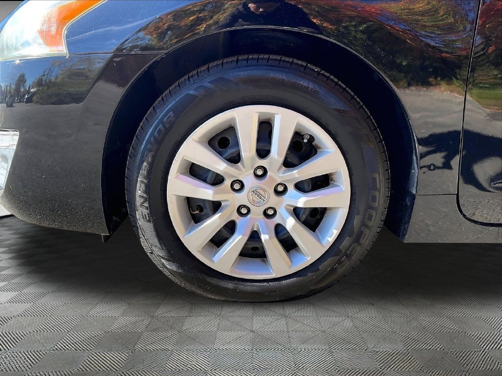 Used 2015 Black Nissan 2.5 S image 22