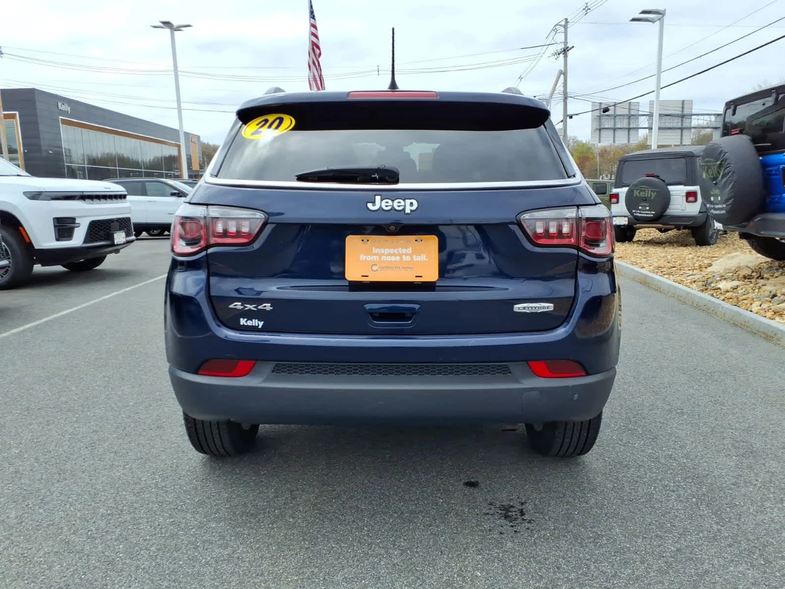 Certified Used 2020 Jazz Blue Pearlcoat Jeep Latitude image 9