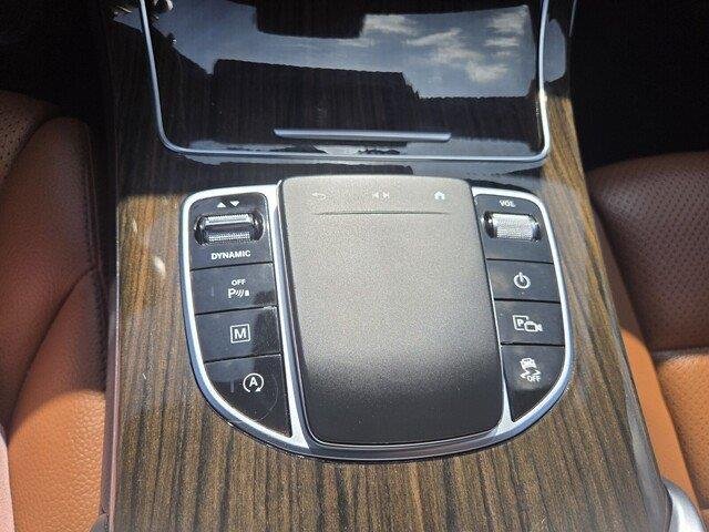 Used 2022 Graphite Grey Metallic Mercedes-Benz GLC 300 image 19