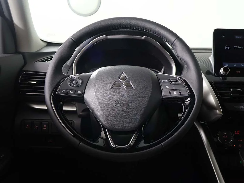 New 2026 White Mitsubishi SE image 35