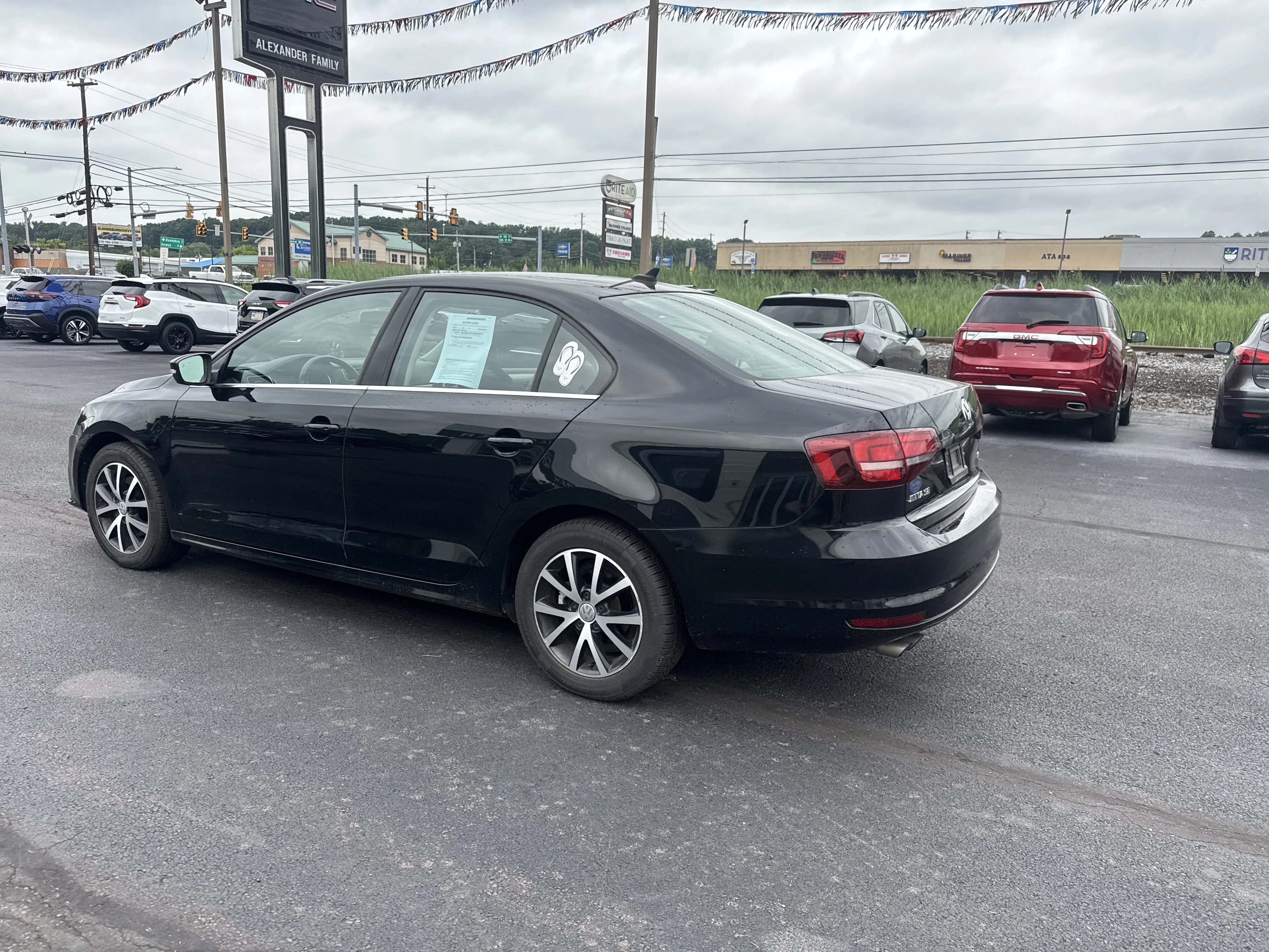Used 2018 Black Uni Volkswagen 1.4T SE image 6