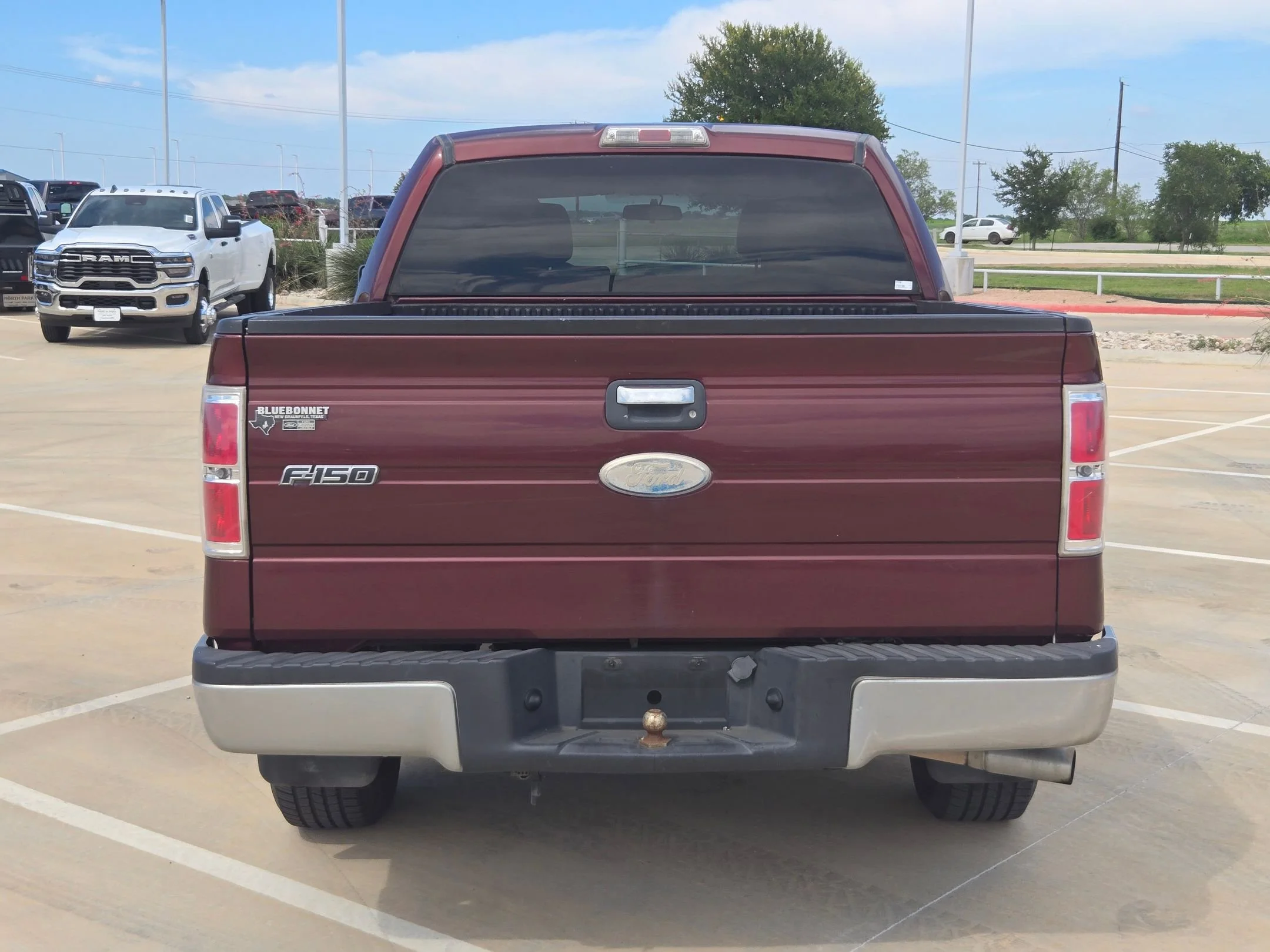 Used 2010 Red Ford XLT image 4