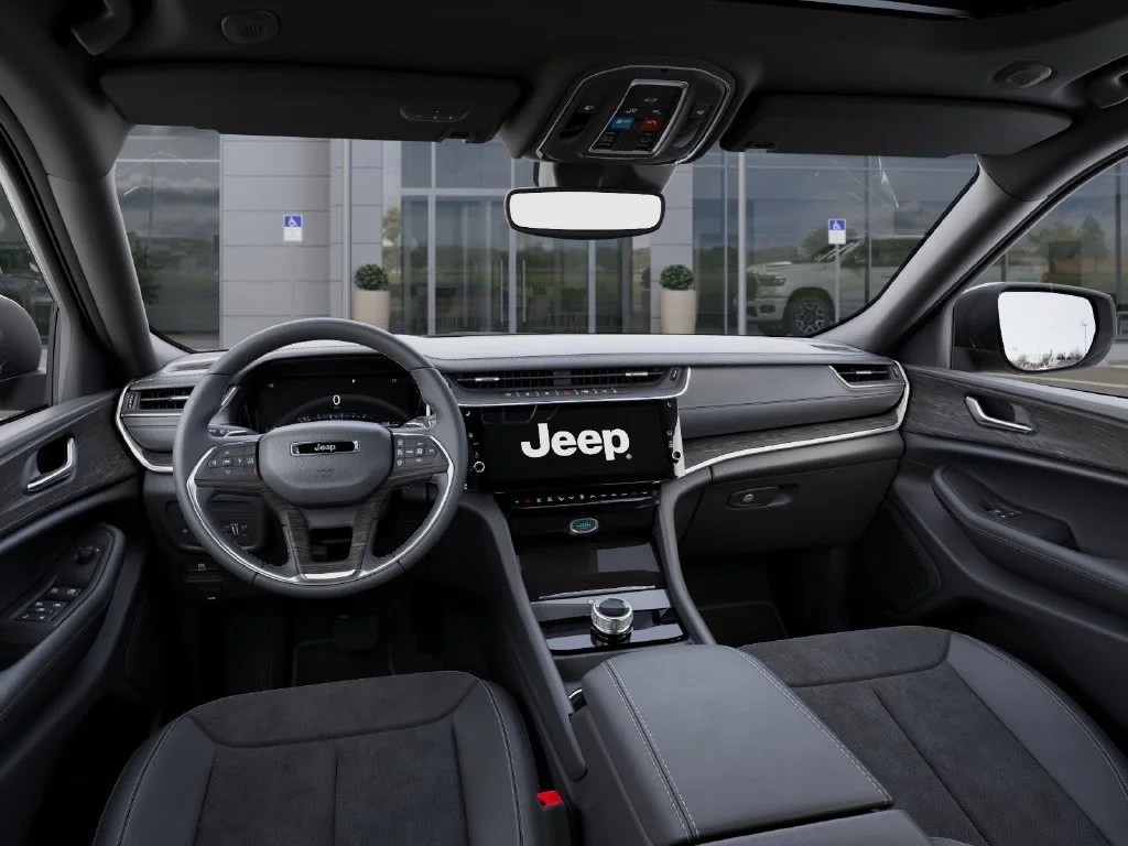New 2027 Sting-Gray Clear-Coat Paint Jeep  image 14