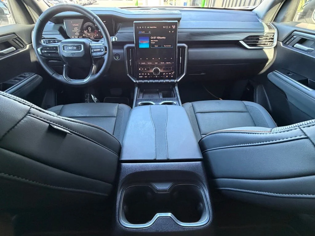 Used 2024 White GMC AT4 image 12